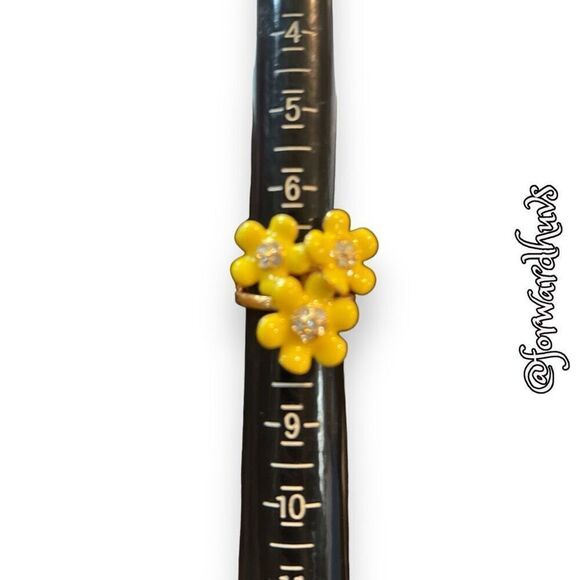 Bundle Sale 3 for $15 | Enamel Flower Ring | Rhinestones | Size 7 - Picture 8 of 11